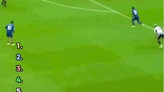 tendangan keras jelas melewati garis dan mengenai jaring gawang — namun tidak ada gol yang diberikan.