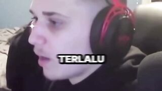 Inilah Akibat Jika Memakai Headphone Terlalu Lama