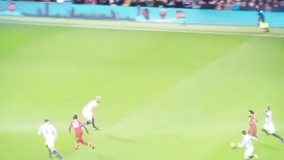 Aksi heroik John Stones di garis gawang selama musim Liga Primer 2021/22