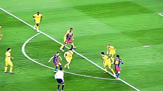 Bukan cuma legenda, tapi definisi keindahan dalam sepak bola