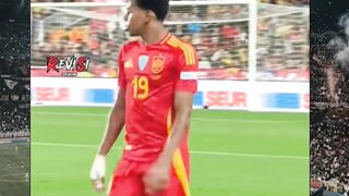 Bisakah kalian bayangkan anak 18 tahun harus menghadapi tekanan seperti ini? ????