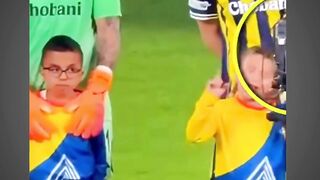 Pejuang lapangan sejati!! #Boladunia