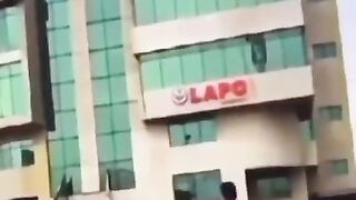 Omo nah to go collect loan