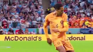 Laga panas perempat final Piala Dunia 2022 antara Argentina dan Belanda 2