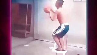 Bukan bola nya yang masuk malah dia nya yang masuk