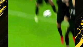 tendangan bebas arnold mengubah arah