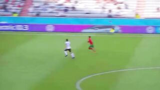 Dalam pertandingan antara Portugal dan Jerman