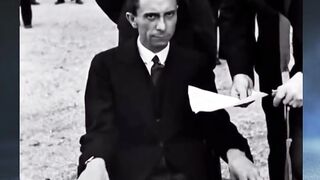 Kameramen tidak sadar ajalnya sudah dekat 2