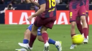 Dalam bentrokan baru-baru ini melawan Atlético Madrid, Gerard Martin melakukan tekel keras 2