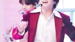 Na na na na hey!!!! ⟬⟭⟭⟬⁷????ⒷⓉⓈ ????????????????????'V', RM, Jhope, Jungkook, Jin, Jimin, Suga.#방탄소년단 #bts #btsarmy