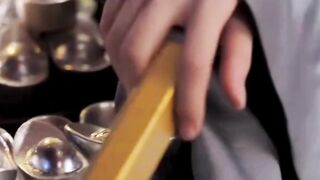 Raden Surya, seorang pria modern yang tiba-tiba terlempar ke masa lalu