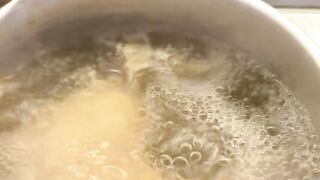 Resep Ayam Suwir Pedas Nampol – Ide Lauk Boros Nasi!