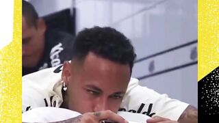 Momen reaksi Neymar saat mendengarkan pengumuman skuad resmi Timnas Brasil untuk Piala Dunia