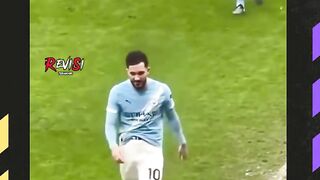 ivalitas bukan cuma di atas lapangan! Fans Manchester United benar-benar bikin panas suasana setelah kemenangan kemarin.