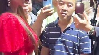 sampe gitu liat nya kwkww