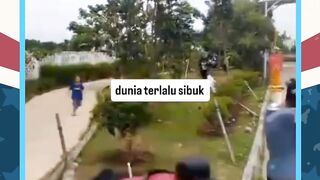Yang ketawa dosa ya ????