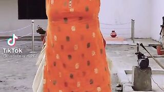 Aunty dance