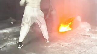 proses peleburan besi