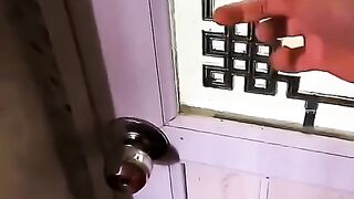 ????Cry or ????laugh