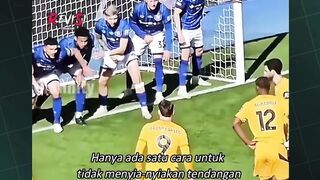 Satu-satunya cara untuk mencetak gol lewat tendangan bebas tidak langsung ????????