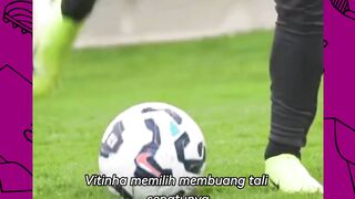 Ternyata ini alasan Vitinha main tanpa tali sepatu! ????⚽️