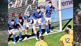 Ternyata nggak selamanya soal tenaga dan akurasi, tapi soal siapa yang lebih cerdik! ????⚽️