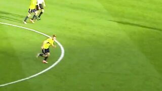 Rosicky’s ICONIC Hair-Flying Celebration ????