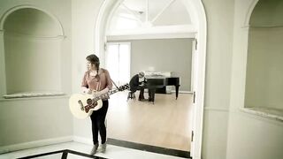 JESSE Y JOY  Corre(Video Oficial)