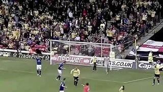 Gol Troy Deeney untuk Watford pada tahun 2013 merupakan salah satu akhir pertandingan paling dramatis dalam sejarah sepak bo