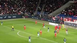 Fernando Torres (El Niño) adalah penyerang tengah Spanyol ikonik