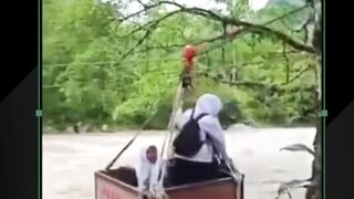 Menantang Maut setiap mau pergi ke sekolah