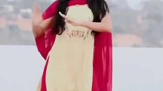 Phoolon Ki Malika Hai