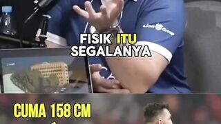 Pemain bola gabole terlalu pendek (Sumber: Justinus Lhaksana) #podcast #sepakbola