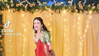 Beautiful Mehndi Event Compelet Look 2