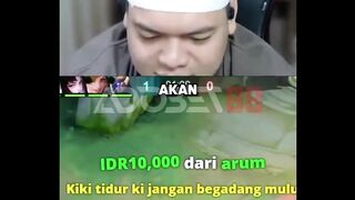 Cadera pake Clint malah kena counter Lesley.