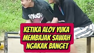 Aloy yuka dan ibot ngebajak sawah!