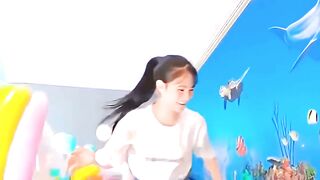 This Girl Is Obsessed With Her Duck #obsessed #duck #bath