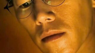 Jangan pernah percaya pada siapapun, bahkan keluargamu sendiri. ????