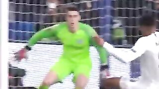 David Luiz to the rescue