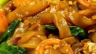 Bumbu Rahasia Kwetiau Goreng Super Medok & Gurih, Cuma 10 Menit Jadi! ✨