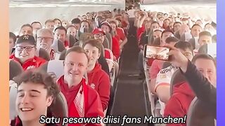 The Red Invasion: Fans Munchen Sewa Pesawat ke Madrid ✈️????