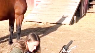 How did he save her? #horse #save #rescue #animals
