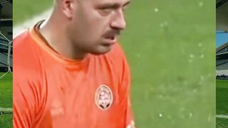 POV: Kamu kiper ketiga, nggak pernah main, tiba-tiba disuruh tanding pas lagi mabuk berat! ????????