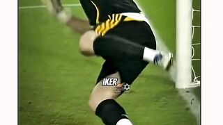 Kiper yang membuat messi nangis frustasi! ???? 2