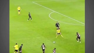 Bintang lapangan sejati!! #Boladunia