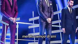 Momen bersejarah saat Idris Elba mengumumkan Tim Terbaik Dunia 2017