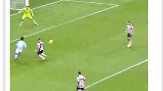 Kevin De Bruyne bukan sekadar gelandang—dia adalah otak permainan. ????