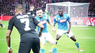 Kalidou Koulibaly mengalami momen kacau namun lucu