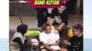 BAND KOTAK MAMPIR KE MARAPTHON ! SEMUA KAGET ! TEPE NANGIS BANGET