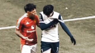 Tendangan Sudut Yang Berubah Menjadi Kekacauan Murni... dan Keajaiban Murni
